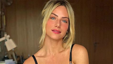 She is 34 years old and is a virgo. Giovanna Ewbank anuncia gravidez: "agora somos cinco" - TV ...