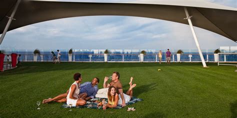 A cruise ship that got into trouble off the norwegian coast has arrived safely at the port of molde after the dramatic rescue of hundreds of people. 7 Cruise Ship Outdoor Dining Areas