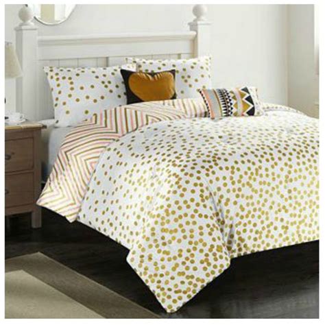 That's the number one rule for dorm room bedding, which they probably tell you at therefore, if you get white bedding, it's possible it will be stained/ruined by the end of the semester. 24 Bedding Sets That Are Perfect for Your College Dorm ...