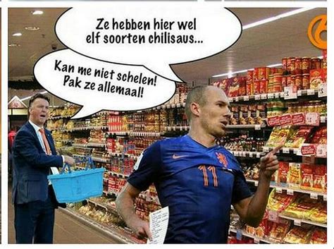 Usuarios desahogaron su furia en facebook y twitter. Los memes con que Holanda intimida a Chile para el partido ...