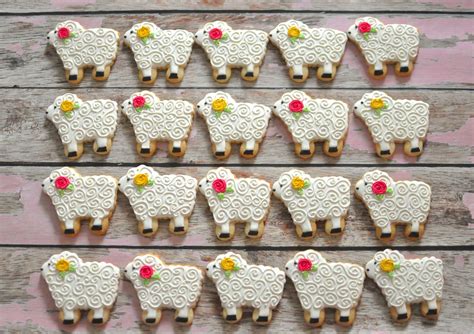 Sheep Cookies by Kelley Hart Custom Cookies | Animal cookies, Custom cookies, Cookies