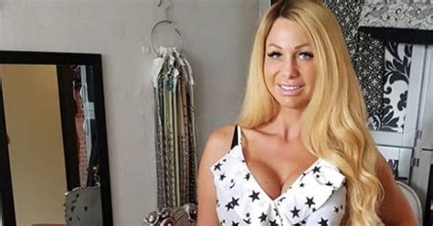 Selain sebagai artis, mawar de jongh juga merupakan model di beberapa produk fashion. Samantha de Jong (Barbie) laat toch weer van zich horen ...