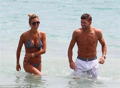 Steven gerrard married his wife, alex curran, on june 16, 2007. Steven Gerrard forgets about England future with trip to ...