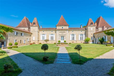 Si vous habitez le département, particulier ou professionnel, nous vous proposons également la location d'utilitaire. Chateau à vendre en Aquitaine - Lot et Garonne Nérac ...