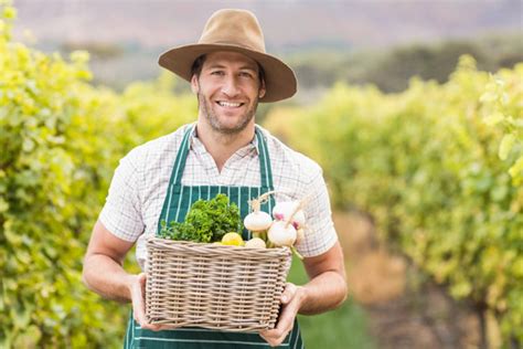 Find a matching partner with whom you can be yourself and have a good time together! 6 Reasons To Date a Farmer - Farmers Dating Site