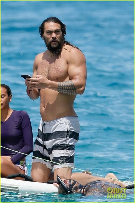 He became famous thanks to his roles in the series baywatch: Shirtless Jason Momoa Tosses Phone Into the Sea & Dives In ...