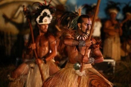 The rapanui seem to have intuited the concept of writing, and the power of literacy that came with it, and then set rapanui is a growing business, that is essentially just out of its infancy and gaining an. La fascinante culture des Rapanui de l'île de Pâques