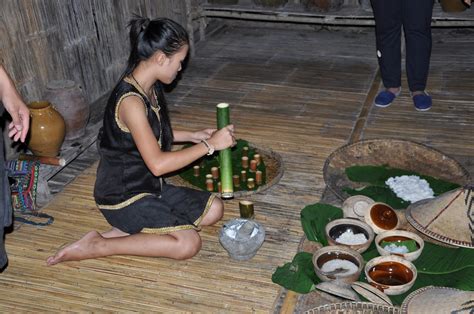 Ching san yen, muara tebas. Asal Usul Kaum Dusun Di Sabah