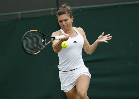 Kent merkezinden kutlama görüntüleri gelmeye başladı. SIMONA HALEP at 2nd Tound of Wimbledon Tennis ...