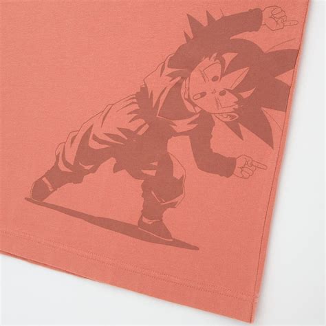 Following the 'weekly shonen' and the makoto shinkai collections, uniqlo continues its anime hype train with a tease of its upcoming dragon ball z lineup. Uniqlo x Dragon Ball • dragon-ball.net