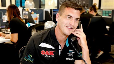 Joueur australien de football australien (fr). Port Adelaide's Tom Rockliff leads way for Port Adelaide ...