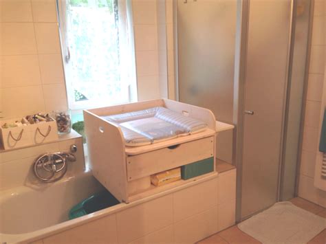 Tipps zur badewanne planung kauf einbau pflege das haus. Wickelaufsatz für Badewanne mit Schublade und Ablage unten ...