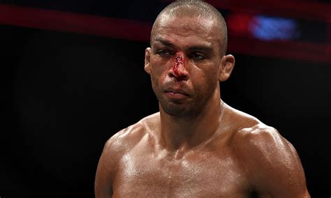 He is shaping up to be a legit threat in the division, and his performance tonight proved that his career is far from. Edson Barboza krytykuje rankingi UFC: One nie mają sensu ...