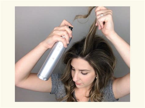How To Tease Your Hair at the Roots for Perfect Volume in ...