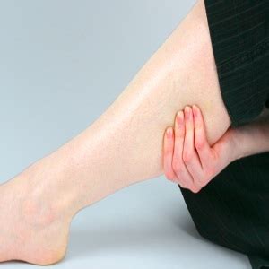 Yuk coba cara mengatasi kaki bengkak saat hamil! 6 Tips Mengatasi Kram dan Bengkak Kaki Ibu Hamil