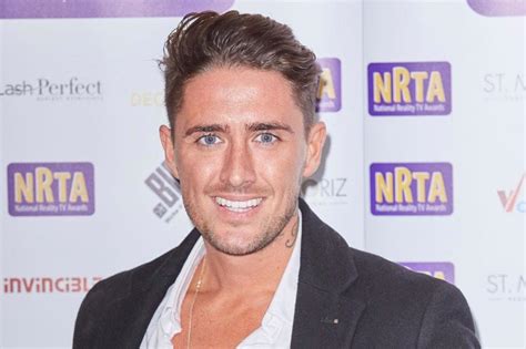 Stephen bear exklusiv denies er ist schuld am tod seines 9 wochen alten welpen: Stephen Bear turns to God for guidance following love-rat ...