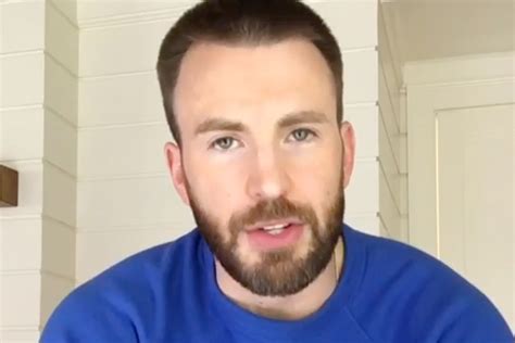 Just 2 weeks since our captain of america opened his instagram account, chris evans has attracted 3.6 million followers with just 4 posts. Chris Evans Instagram : Chris Evans Aka Captain America Joins Instagram Already Regrets It Here ...
