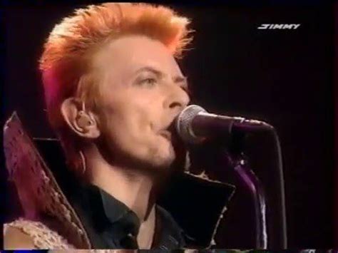 Ana cristina cash‏ @anacristinacash 16 апр. David Bowie & Billy Corgan " All The Young Dudes" & The ...