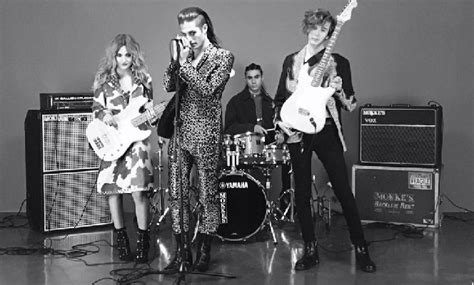 Damiano (vocals), victoria (bass), thomas (guitar) and ethan (drums). Fenomenologia Maneskin: fascinoso glam che arriva dal ...