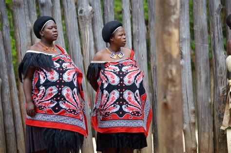 Umbuso weswatini), sometimes written in english as eswatini, and formerly and still commonly known in english as swaziland. Dress Swaziland Ladies / How To Wear Swazi Maiden Traditional Attire| Swazi ... / See more of ...