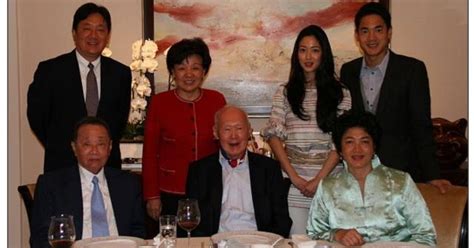 Tan sri robert kuok tidak akan menjadi usahawan berjaya seperti hari ini jika tidak kerana bantuan kerajaan, kata perdana. Blogging for Myself: Gaining from Robert Kuok vs Lee Kuan Yew