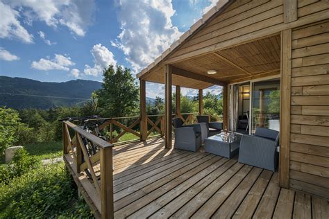 In this place, famous in france and in the world, bathed in sunshine and which combines the sea and mountains, you can breathe deeply. camping naturiste dans les alpes maritimes - Naturisme TV