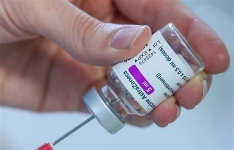 Oxford university/astrazeneca already announced they will sell their covid19 vaccine at cost/no profit at $2.80 or 140 pesos. Le vaccin AstraZeneca doit être réservé aux plus de 55 ans ...