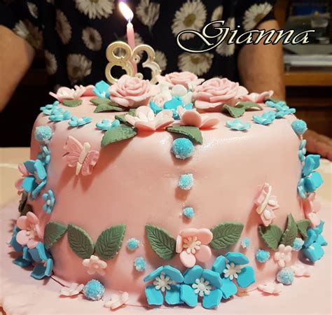 Rose, orchidee, girasoli e gardenie: Torta di compleanno con fiori | Torte, Compleanno