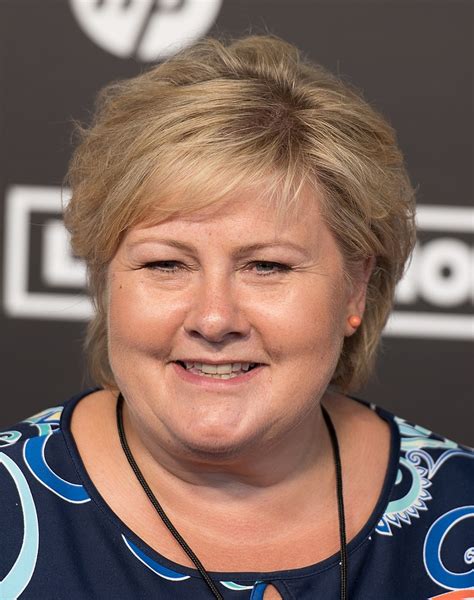 Erna solberg was born on february 24, 1961 in bergen, norway. Salario, Ingreso, Fortuna total: Erna Solberg - 2021 ...