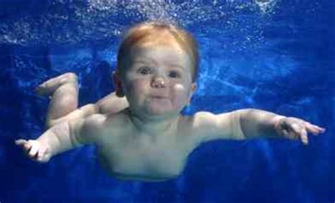 Billion dollar baby entertainment©️ @billiondollarbabyclothing god is great. De zwemmer: Onderwater bevallen&Babyzwemmen(week2)