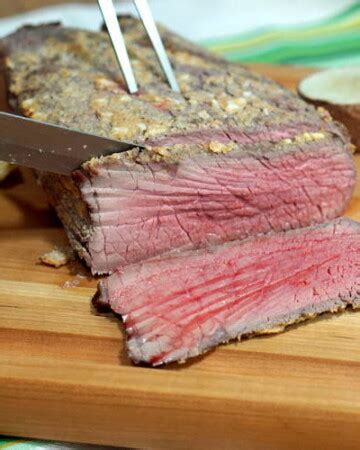 To say i love this prime rib recipe is an understatement. Dijon Mustard Prime Rib Recipe : Sprinkle the ribs with the dry rub and pat gently to make sure ...