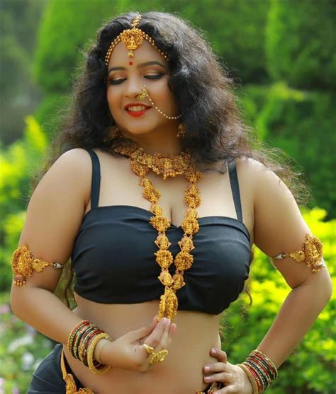 Featuring adonica, akshatha, aditi agarwal, apoorva, anu priya mallu masala actress asmitha sood actress navel show in lehenga spice movie video #actress #actresses #movie #hollywood. Indian Girl Shubha Poonja Navel Hip Show In Black Lehenga ...