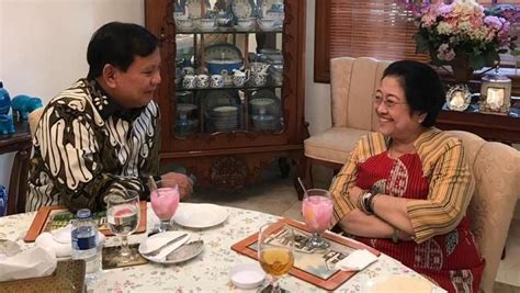 She was the country's first female president, the first muslim female head of a modern national state and the first indonesian leader born after independence. Megawati Soekarnoputri set to remain PDI-P chairwoman in ...