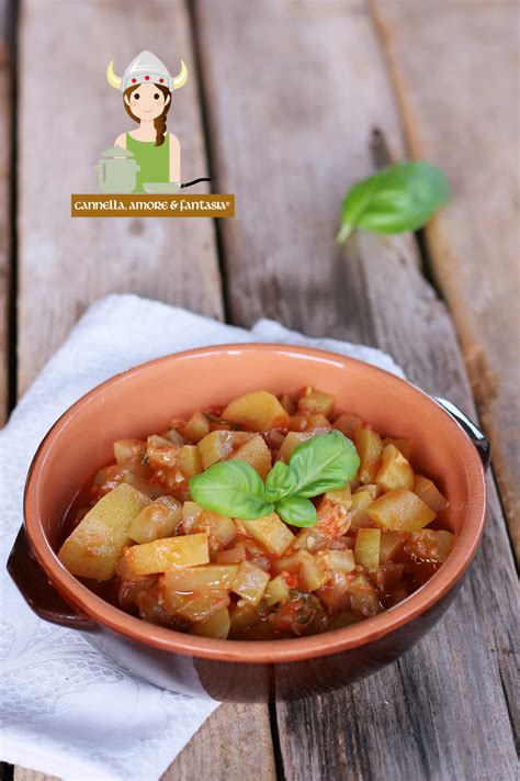 Patate e zucchine trombetta, un contorno di verdure, semplice ed appetitoso!le zucchine trombetta, sono prima cotte in padella, sfumate con. Minestra di zucchine trombetta alla siciliana ricetta ...