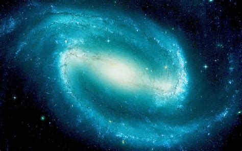 La combinación de varias fotografías de perfil de la galaxia espiral barrada ngc 4183 facilitó a los astrónomos la primera impresión visual completa y detallada de este objeto. Galaxia Espiral Barrada 2608 - Galaxia Tipo Espira M106 ...