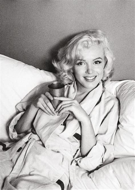 More images for marilyn in bed » Marilyn Monroe in bed : ClassicScreenBeauties