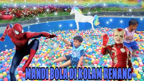 Paket kolam renang mandi bola anak bayi free pompa bebek 2an / kolam tiup bestway pelampung bermain anak | kolam pelampung intex mainan anak hellokitty frozen kado hadiah ultah anak grosir bola tiup boneka mandi anak perlengkapan bayi terlaris murah. Lucu anak kecil mandi bola di Kolam renang Kakek Bodo ...