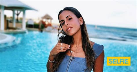 Use custom templates to tell the right story for your business. Carolina Patrocínio deslumbra com silhueta invejável ...