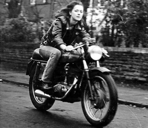 So, for your perusal, we offer a list of best women's motorcycle. Girls on Motorcycles - pics and comments - Page 142 ...