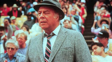 Eelke bakker (109), oudste nederlandse man. Naked Gun-acteur George Kennedy overleden | NOS