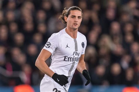 Adrien rabiot is a french professional footballer who plays for paris born: Véronique Rabiot, madre de Adrien Rabiot: "Mi hijo es un ...