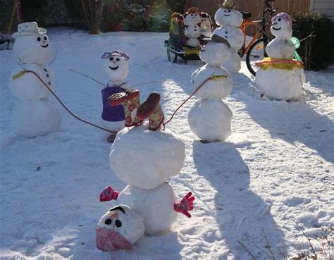 Weitere ideen zu weihnachtszeit, weihnachtsbilder, weihnachtsszenen. Schneemann bauen mit Kindern - Die schönsten Schneemänner ...