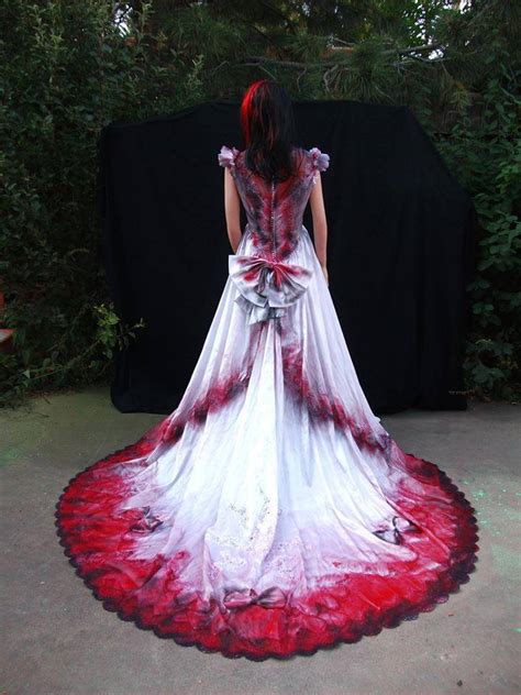 And andrews' wedding dress wasn't the only attire she made for the big day. Graveyard Shift Vampire Wedding Gown « Horrific Finds