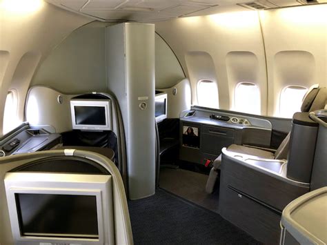 The 'old' first class cabin configuration features 10 seats, with 3 seats on each side and two pairs of seats in the center (row 2 & 3). United Airlines 747 First Class Cabin | United airlines ...