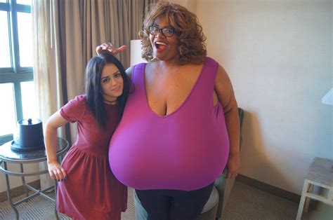 Huge milky juggs (58,329 results). Pin på Norma stitz