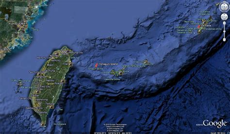 Yonaguni, one of the yaeyama islands, is the westernmost inhabited island of japan, lying 108 kilometers (67 mi) from the east coast of taiwan, between the east china sea and the pacific ocean proper. As misteriosas ruínas submersas de Yonaguni - Outro Mundo