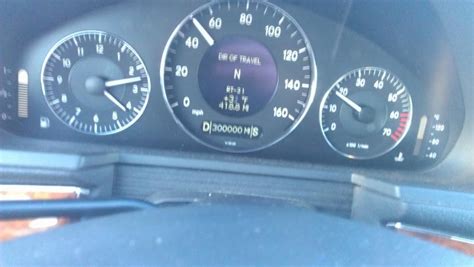 What percentage of cars make it to 300000 miles? 2