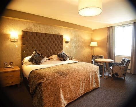 Limerick is 12 mi from park inn shannon airport. Shannon hotel gets €1.8m makeover | The Clare Herald