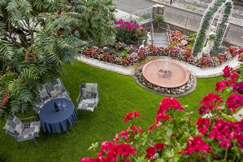 Eine überdachte terrasse lädt zum genießen und entspannen mit freunden ein. Frühstückspension im Zillertal Kaltenbach - Haus Kern