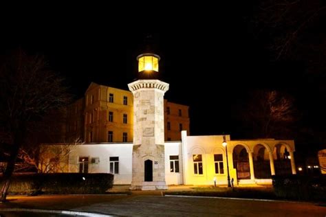 Soaring 26 feet, this lighthouse was built in 1860 by the danubius and black sea company to honor genoese merchants who established a flourishing sea trade community here in the 13th century. Bucuria lui Făgădău: Farul Genovez luminează din nou, după ...